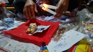 ทำเสน่ห์สายขาว (ตำราเขมร)หนองจอก